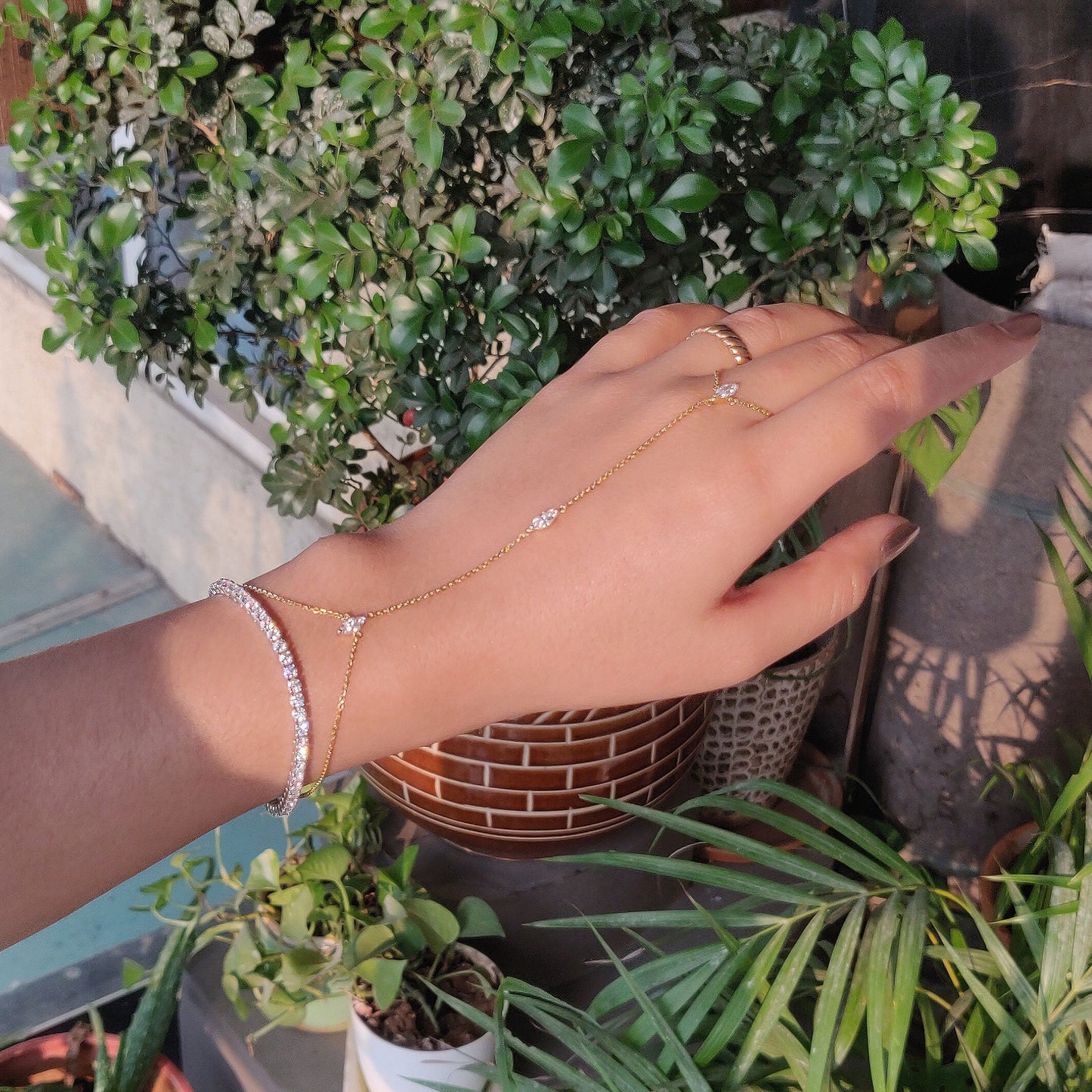 Tulia Hand Chain