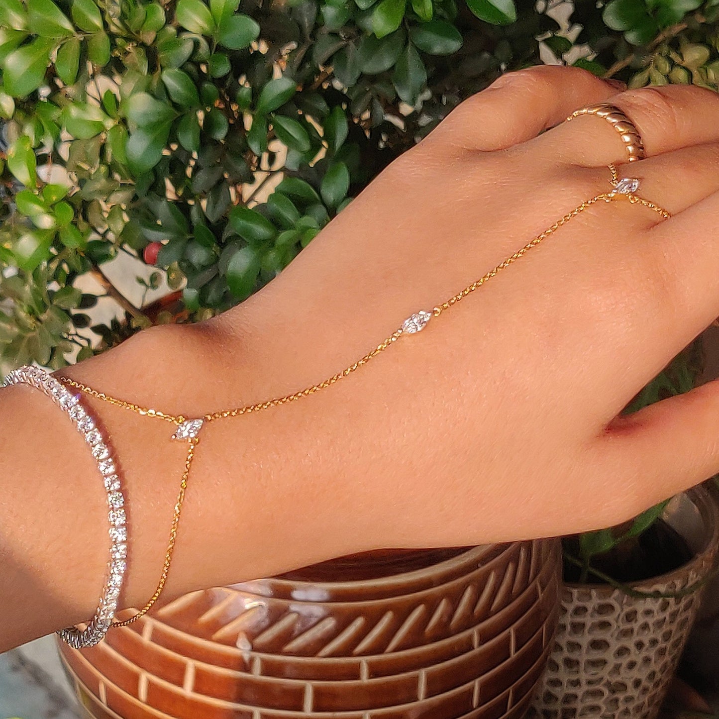 Tulia Hand Chain
