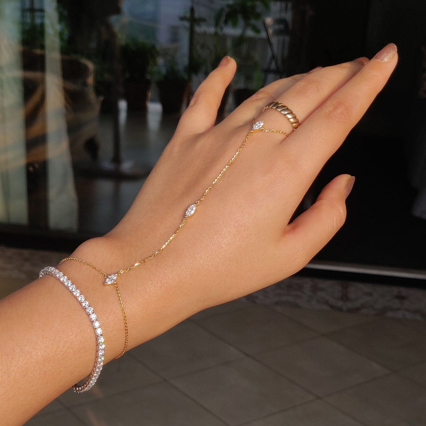 Tulia Hand Chain