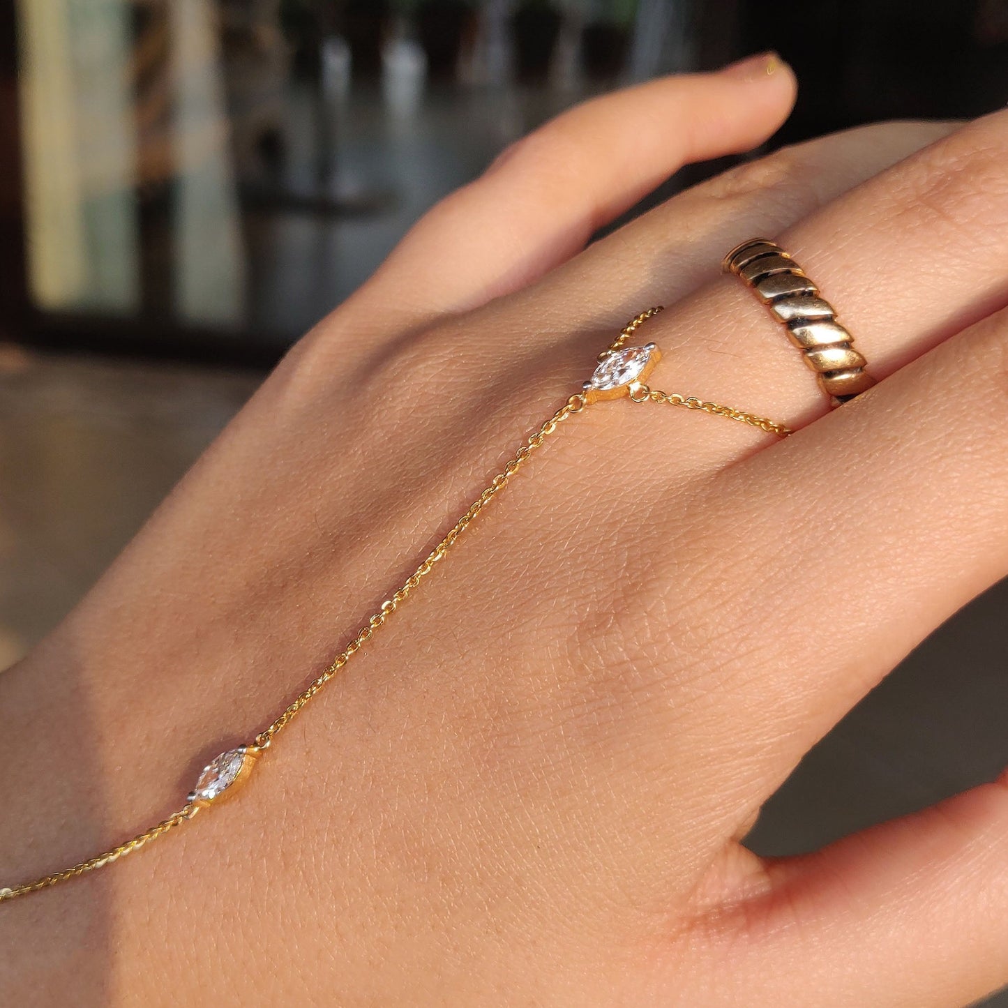 Tulia Hand Chain