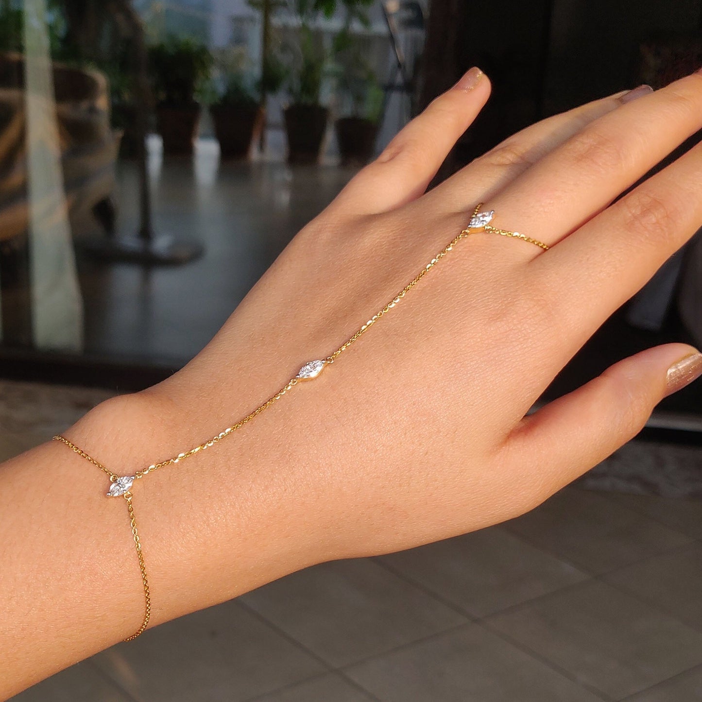 Tulia Hand Chain