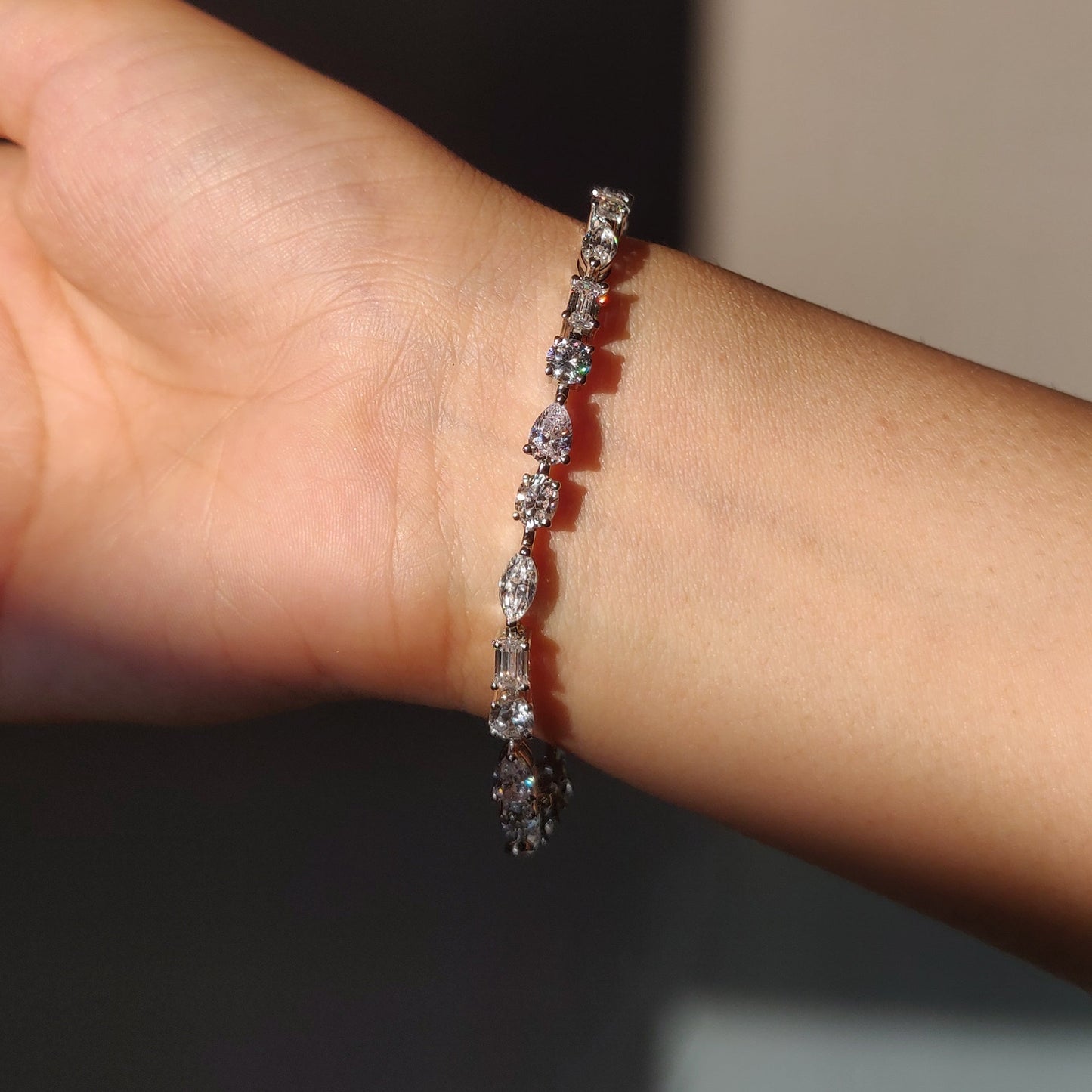 Multi-shape diamond tennis bracelet (6.5ct)