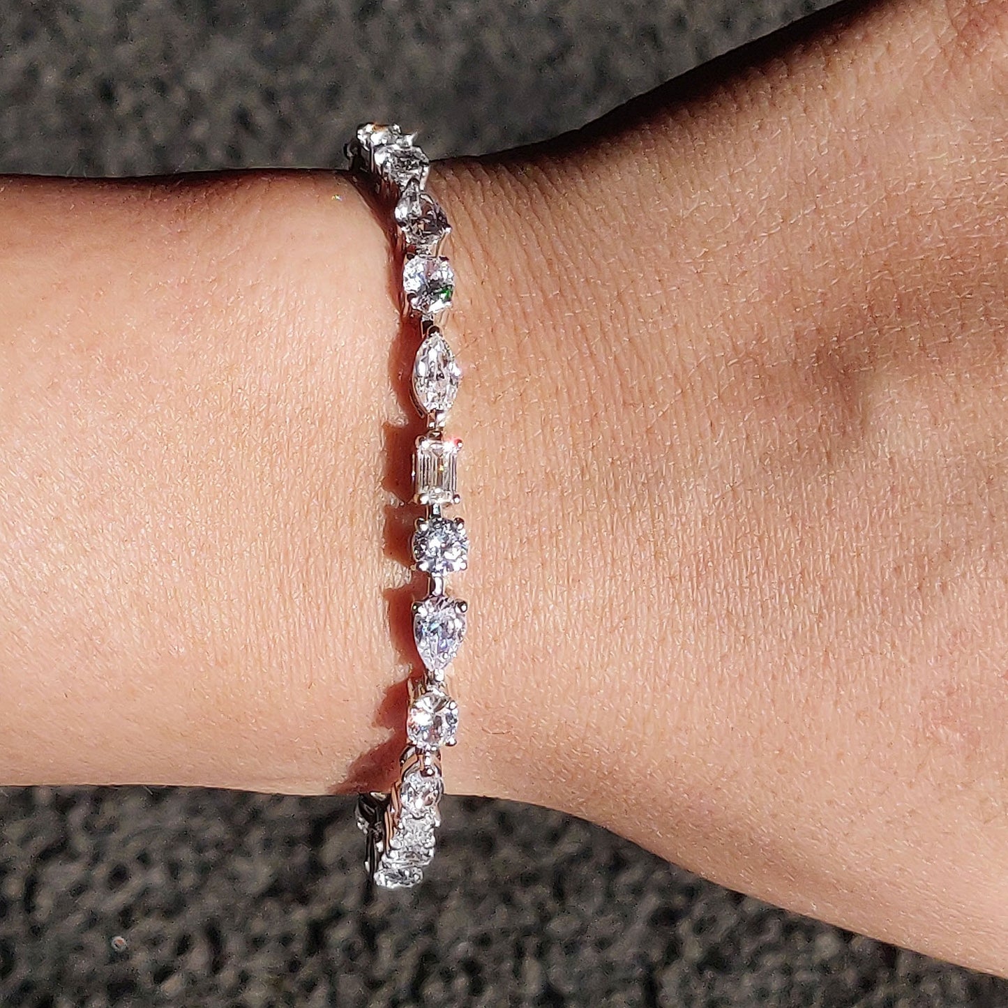 Multi-shape diamond tennis bracelet (6.5ct)