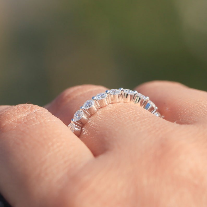 Round Diamond Half Eternity Band (0.68ct)