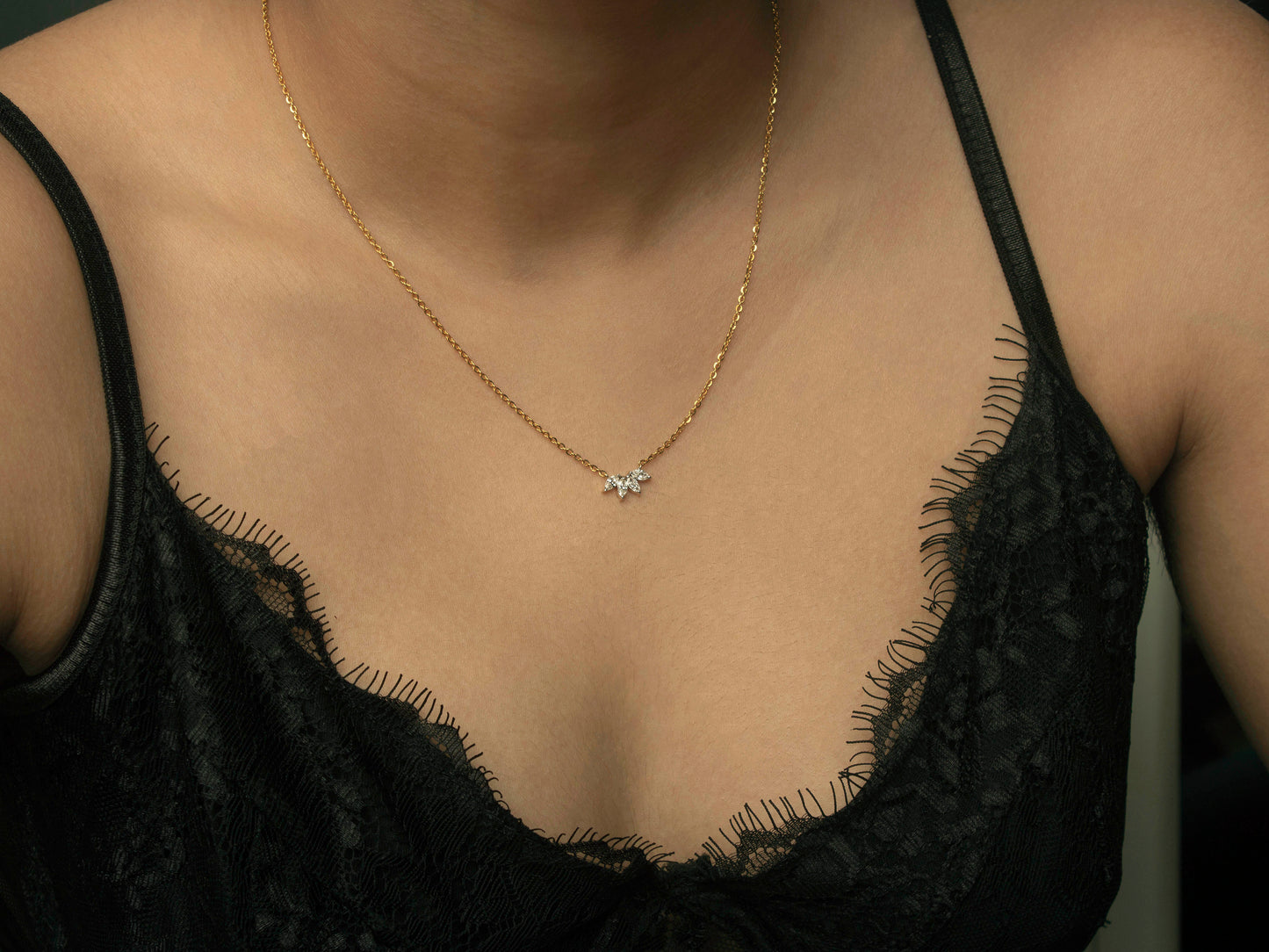 Lotus diamond necklace