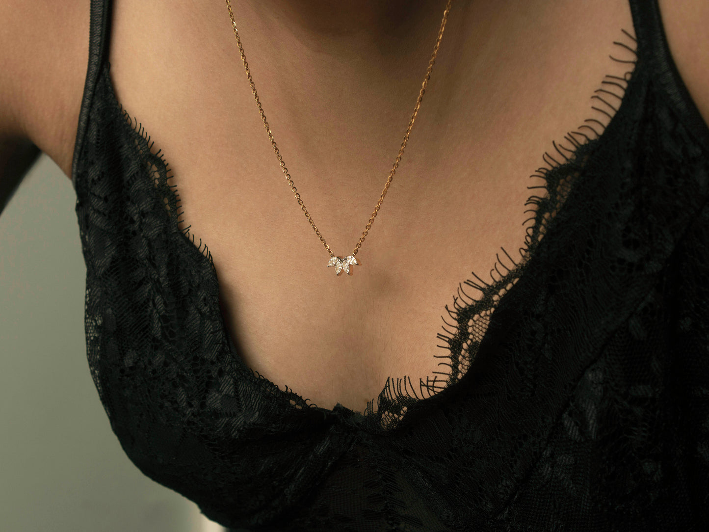Lotus diamond necklace