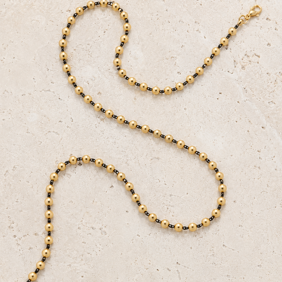 Umbre Necklace(Green Emerald)