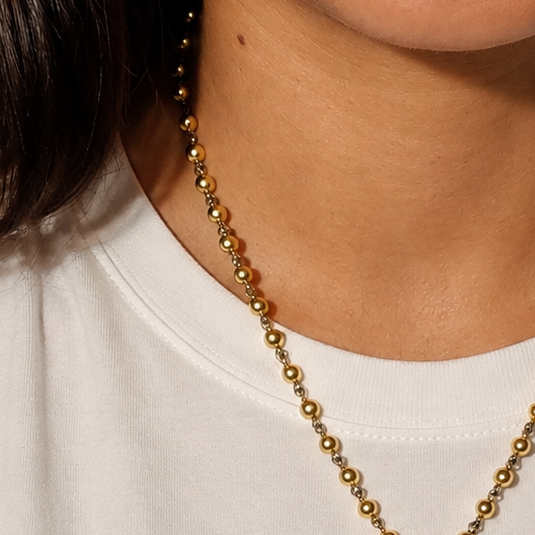 Umbre Necklace(Green Emerald)