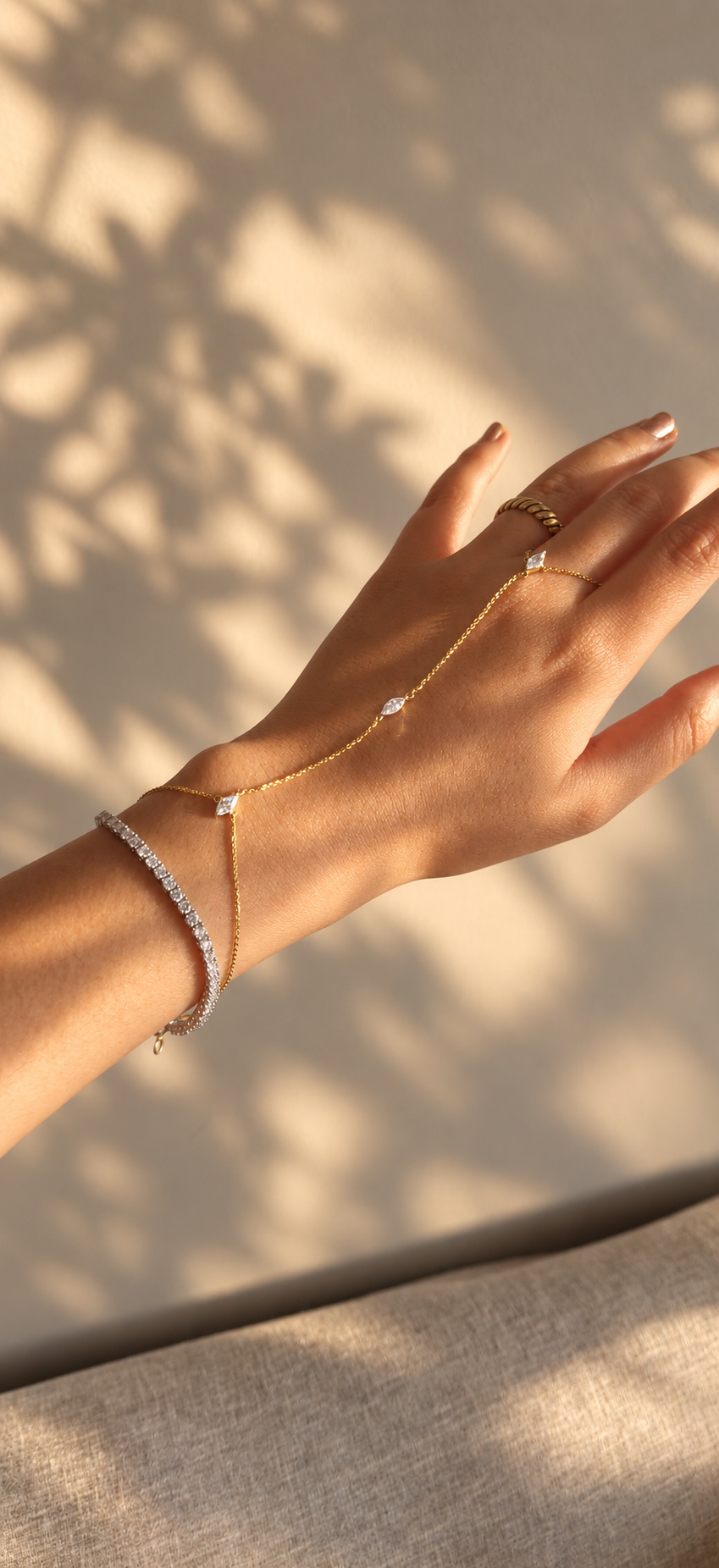 Tulia Hand Chain