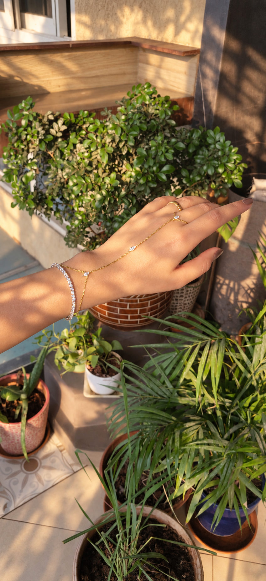 Tulia Hand Chain