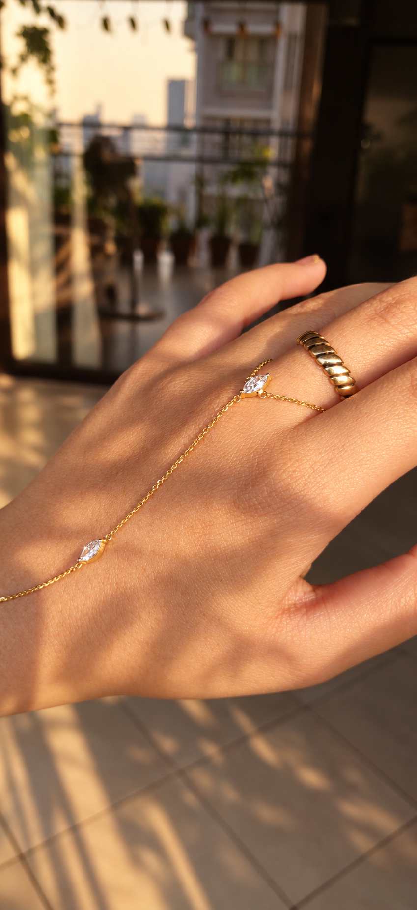 Tulia Hand Chain