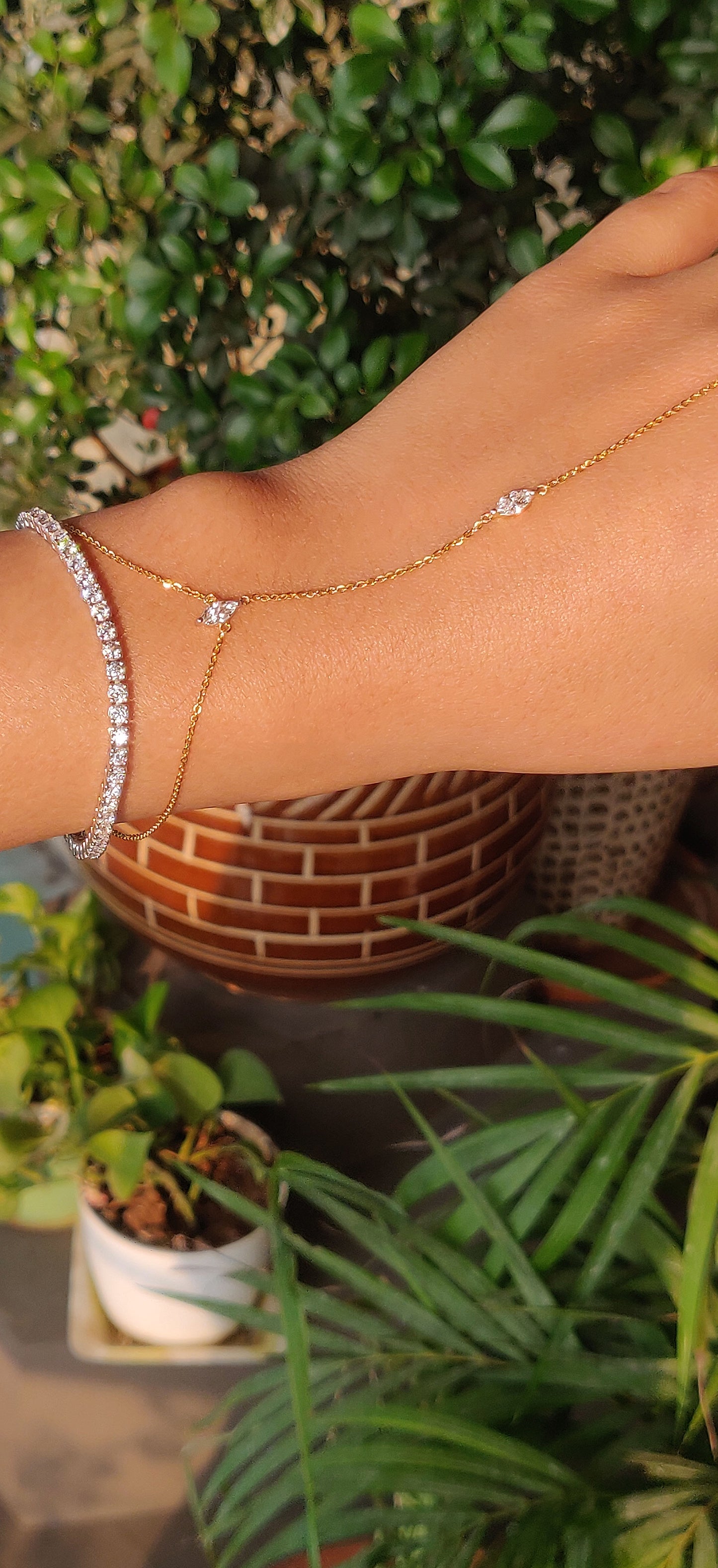 Tulia Hand Chain