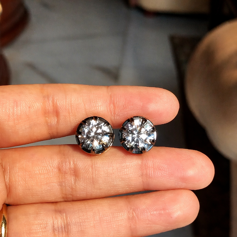 Carbon Halo Studs