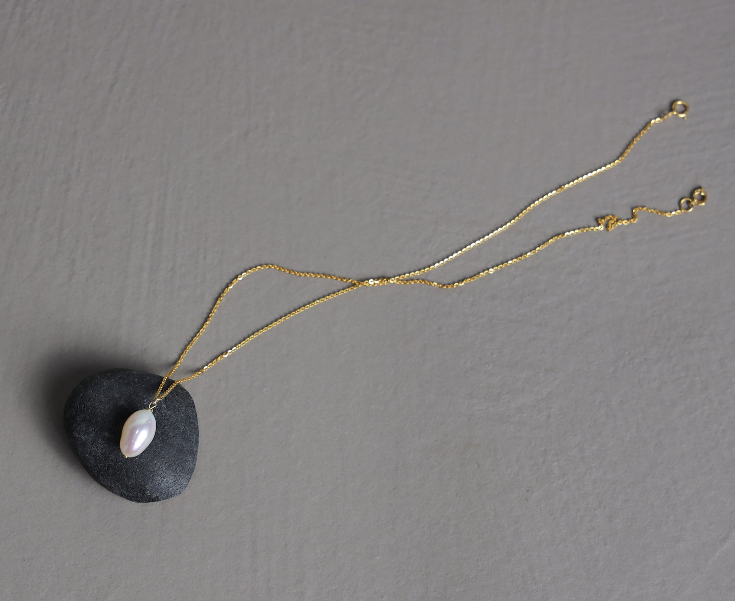 Pellet Pearl Necklace