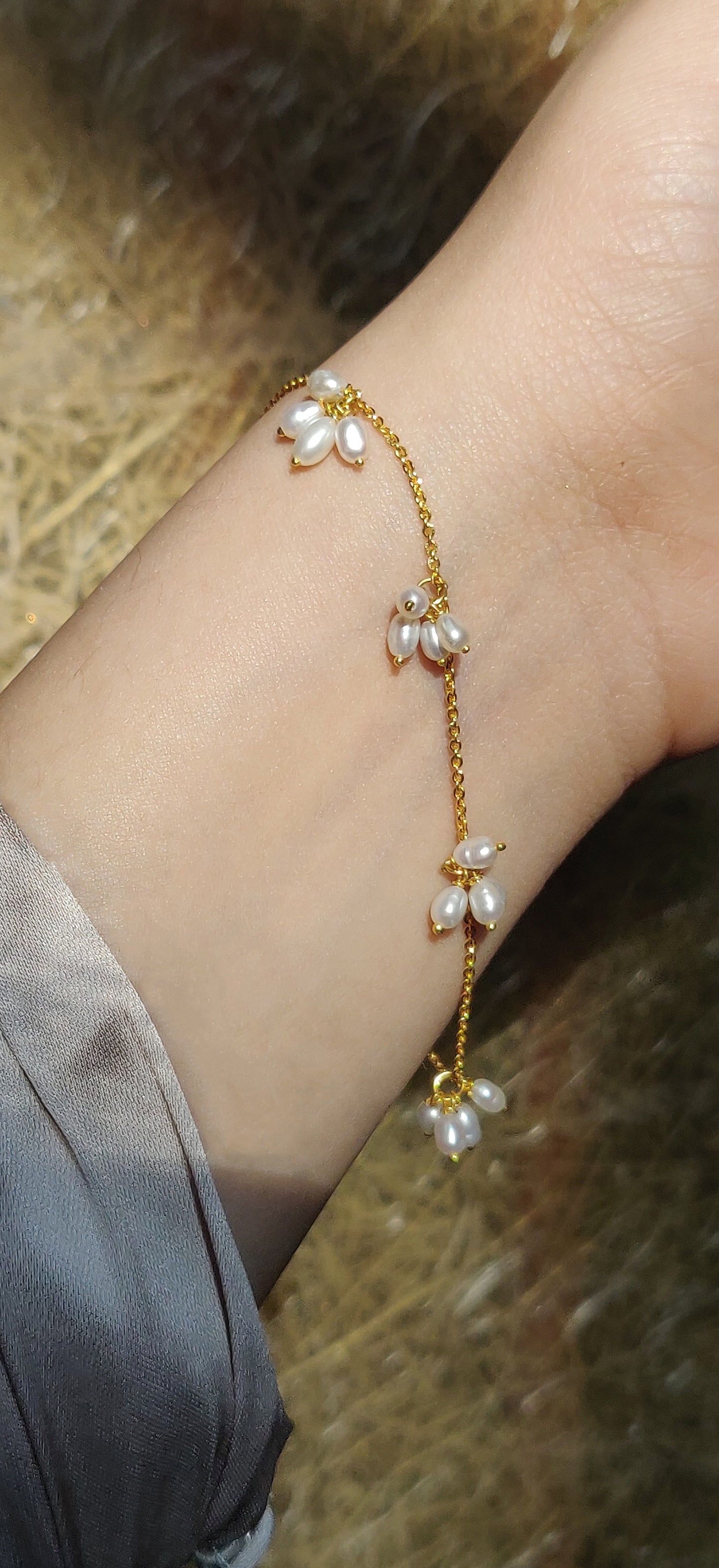 Dispersed Pearl Bracelet