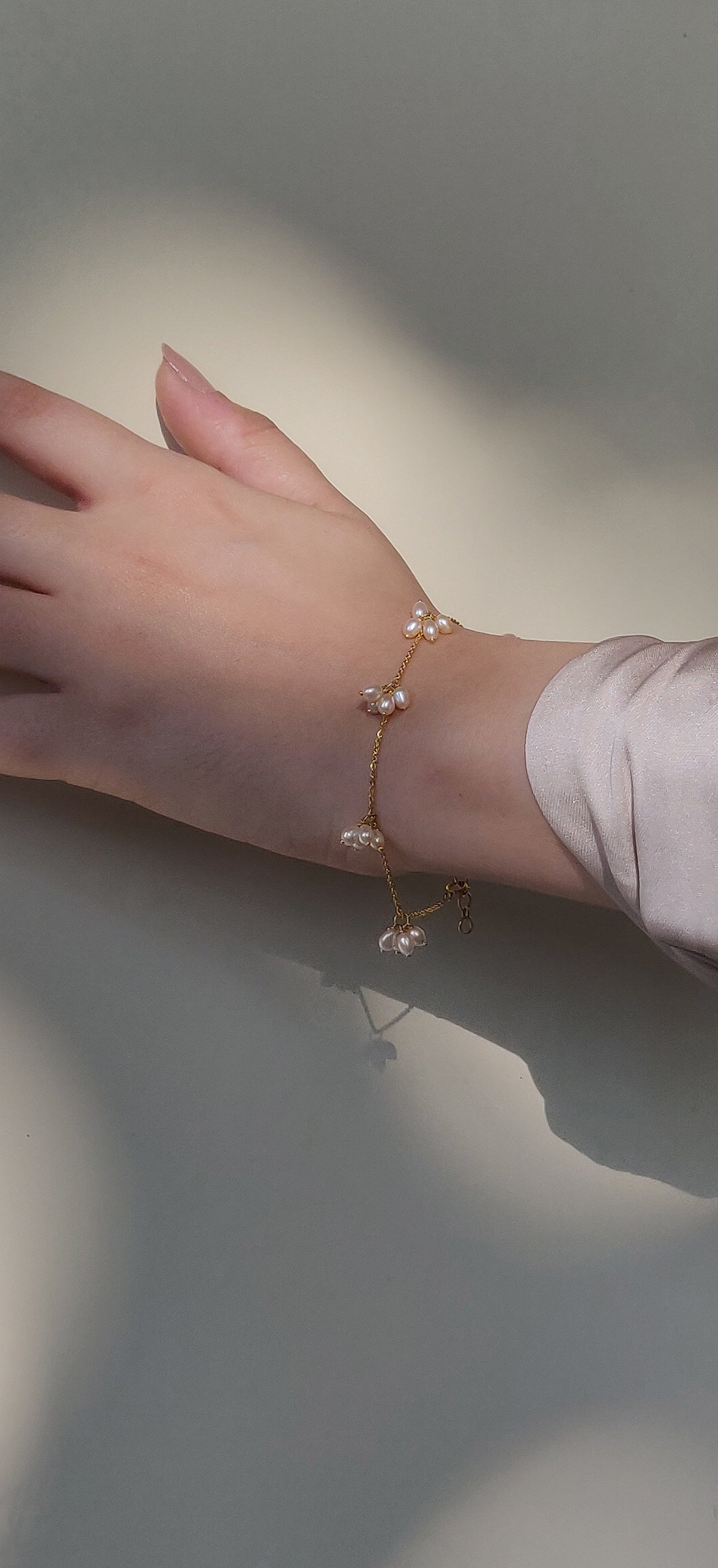 Dispersed Pearl Bracelet